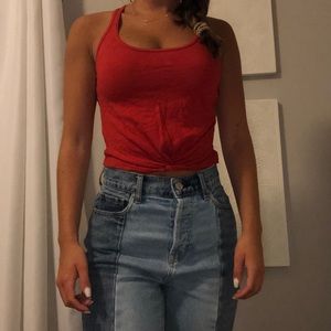 red knotted tank